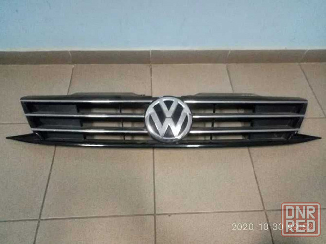 Решетка радиатора volkswagen jetta usa 15-18 год(невеликий дефект) Запорожье - изображение 1