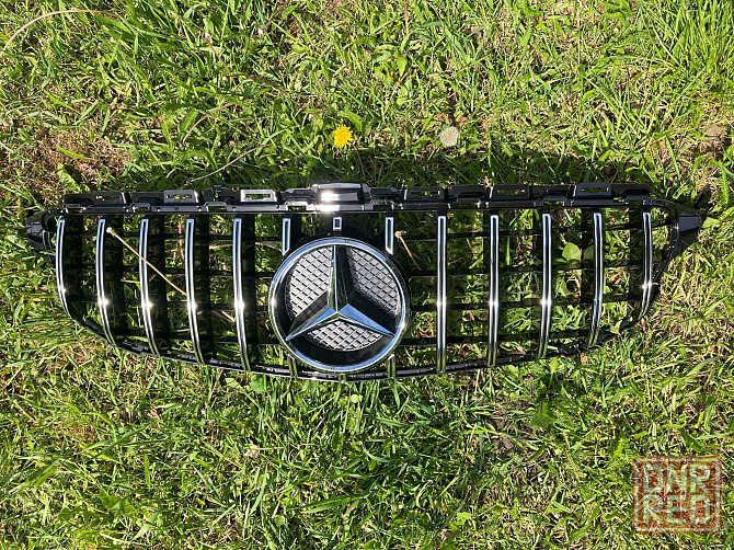 Решетка рад. mercedes C W205 14-18г.GT стиль (chrome Black) без камеры Запорожье - изображение 1
