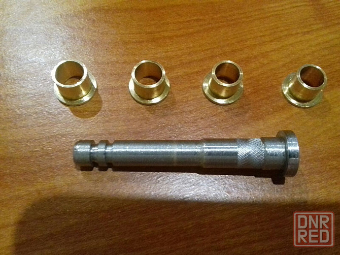Втулки , штоки дверной петли , Форд Мондео Запорожье - изображение 1