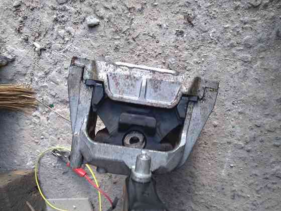 Подушка опора  двигателя vw touran,caddy,passat Запорожье