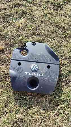 Декоративная крышка двигателя  VW, Audi, Skoda 
a6460100267 Запорожье