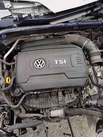 Декоративна кришка двигуна Volkswagen Passat 1.8 TSI 11-19 рік. Запорожье