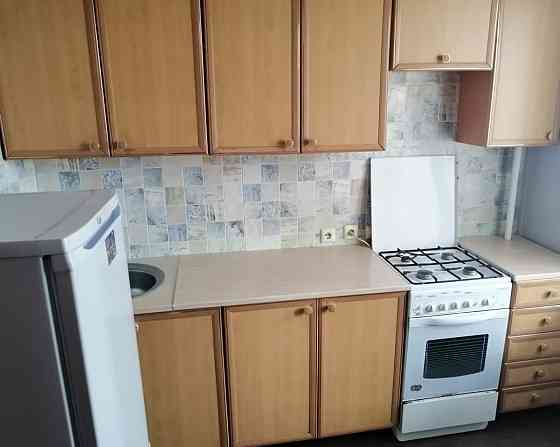 Сдается в долгосрочную аренду квартира (1 ком. 40м2) в Петровском районе Донецка. Донецк