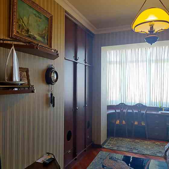 Продам отличную 4-х ком. кв-ру 147 м кв. в пер.Орешкова Донецк