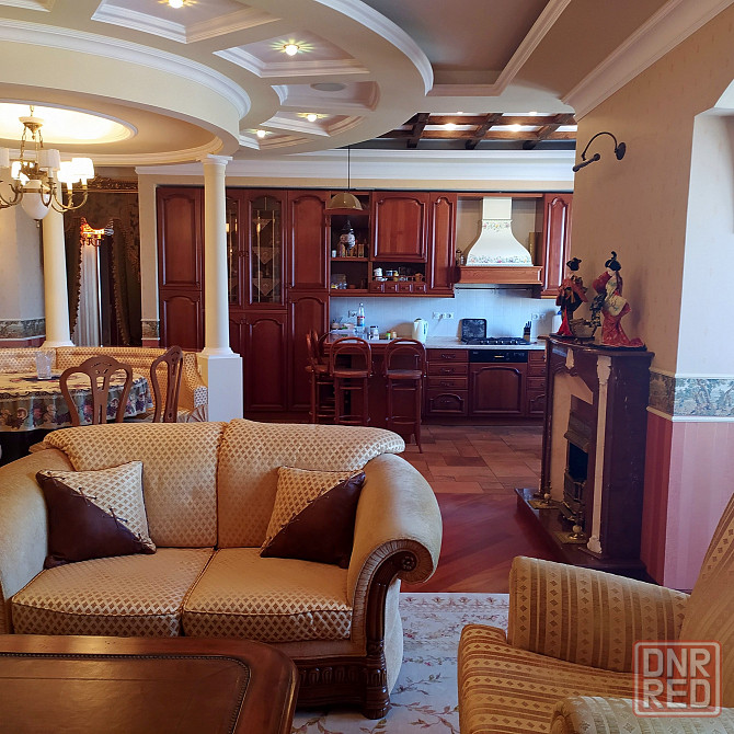 Продам отличную 4-х ком. кв-ру 147 м кв. в пер.Орешкова с гаражом и подвалом Донецк - изображение 2