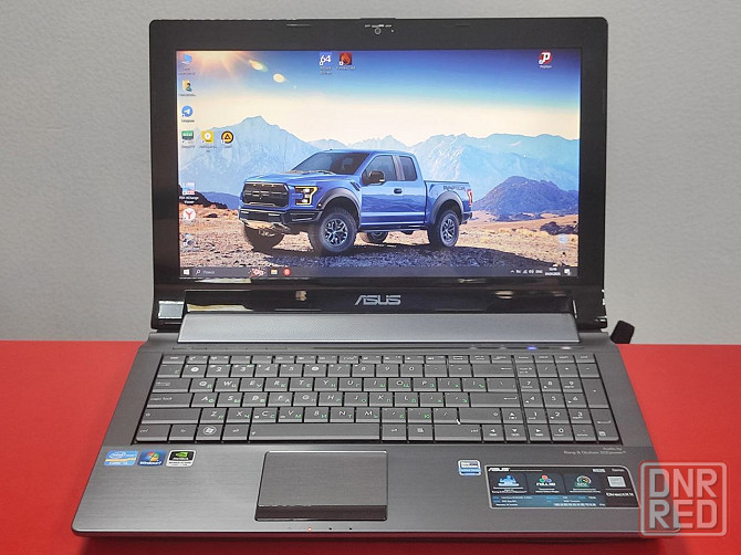 Премиум ноут 15 дюймов, металл, 4динамика как новый! Intel i5 проц/8Гб/SSD 256/nvidia Gt540 1gb Донецк - изображение 1