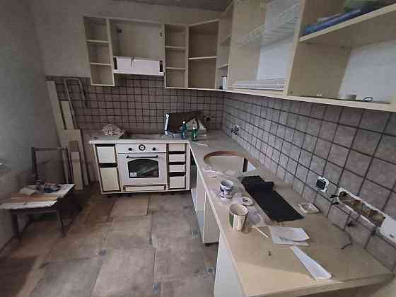 Продам 4-х комн кв в центре города по ул.Челюскинцев Донецк