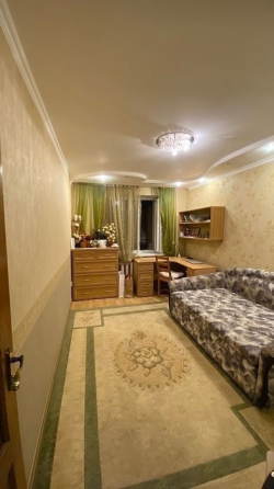 Сдаётся: двухкомнатная квартира. Донецк